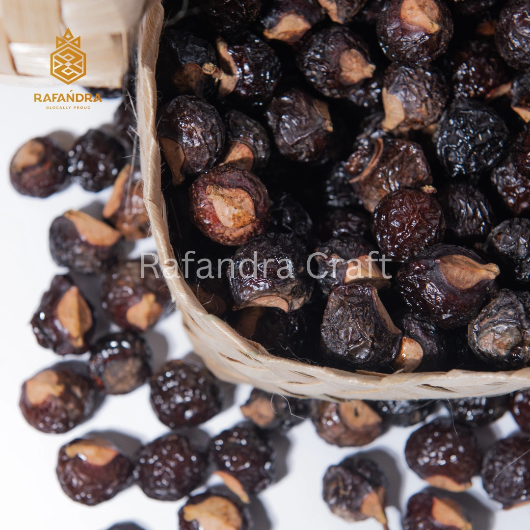 Rafandra Whole Lerak 1 Kg in Bamboo Basket (LR-BH4)